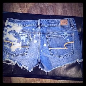 🦅AE distressed shorts